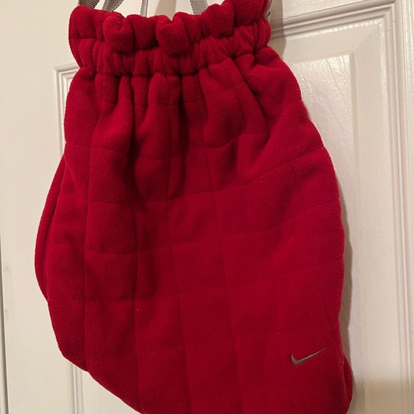Nike Red Drawstring Backpack - Picture 2 of 2